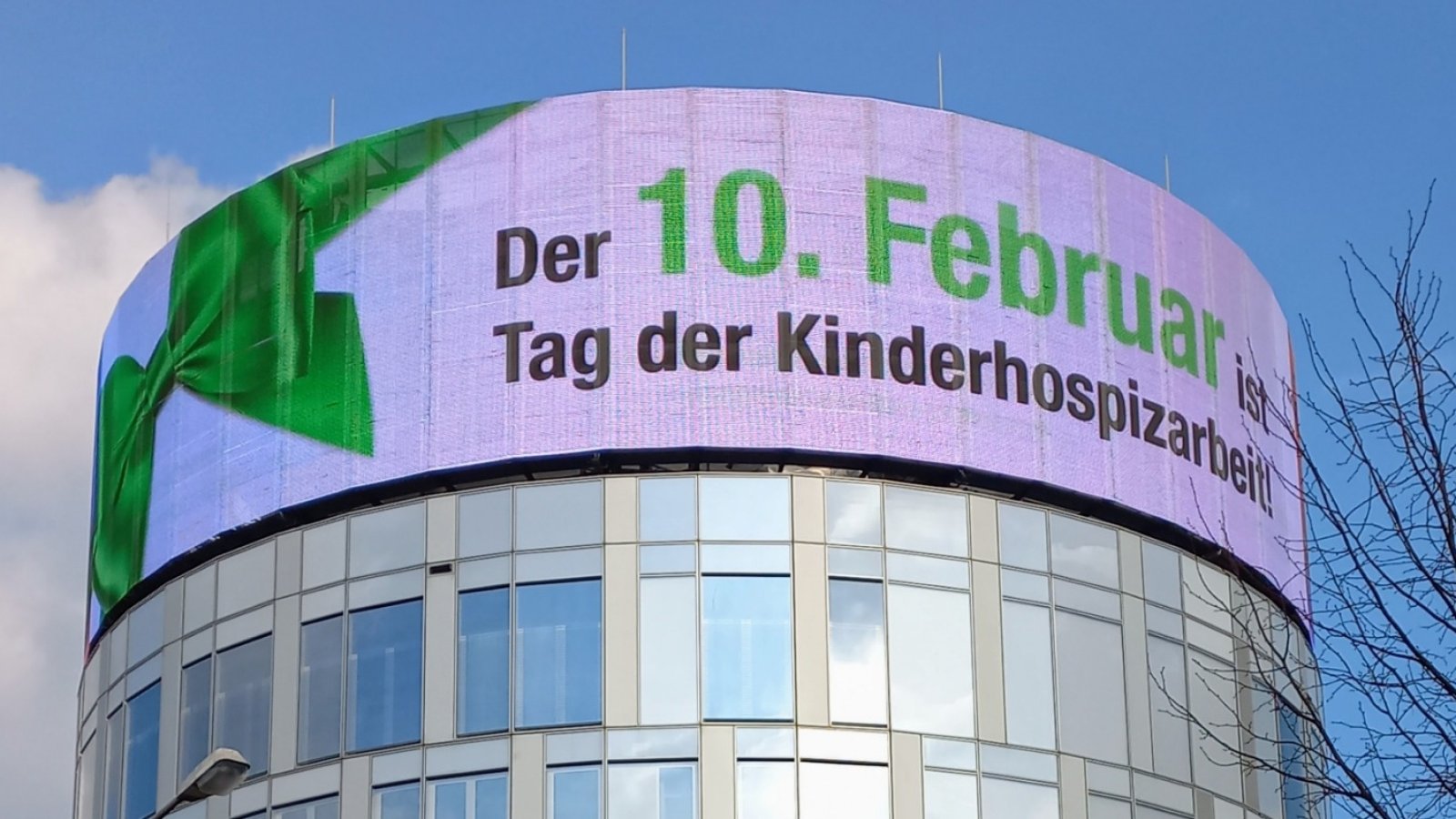 Funke Medienturm mit Schriftzug Tag der Kinderhospizarbeit