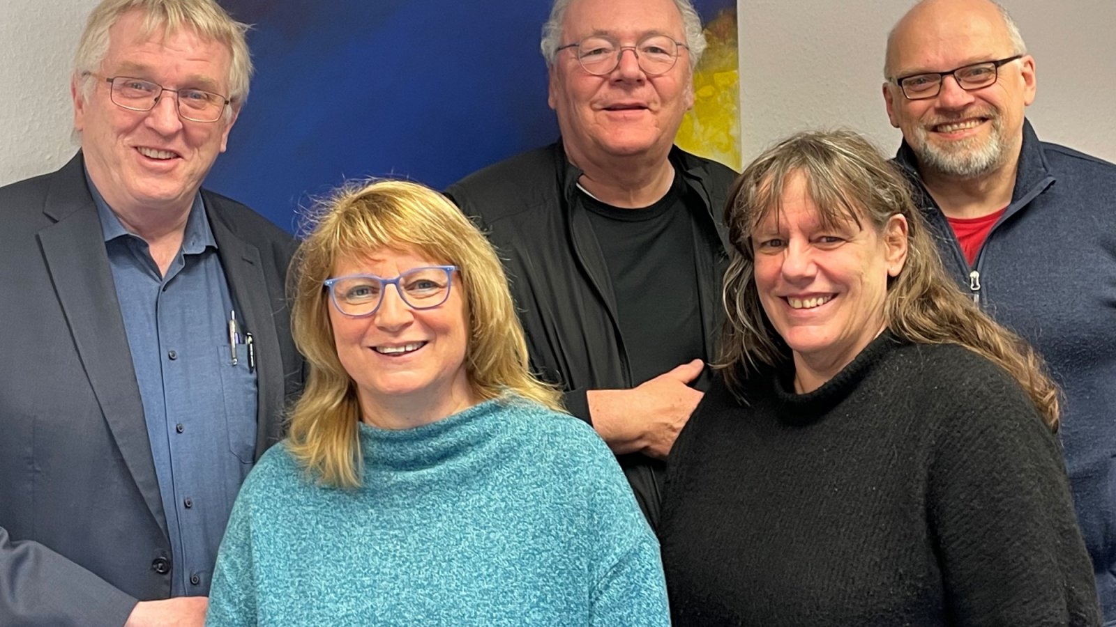 Auf dem Foto von links: Peter Toussaint (Vorsitzender), Susanne Abel (Leiterin Telefonseelsorge), Johannes Brodmann (Schatzmeister), Dr. Iris Seemann (Schriftführerin) und Michael Denzin (F