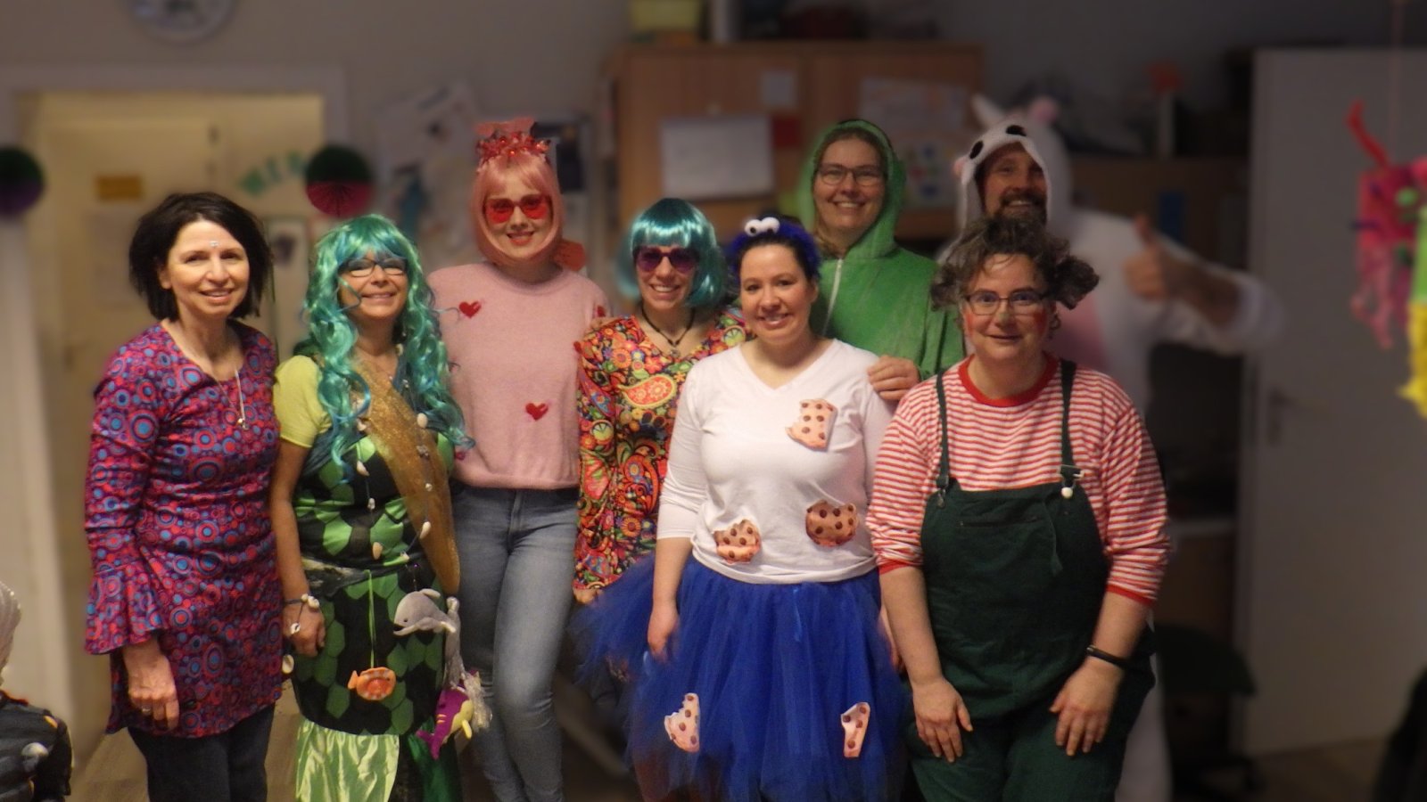 Team Familienzentrum Rumpelwichte in Verkleidung