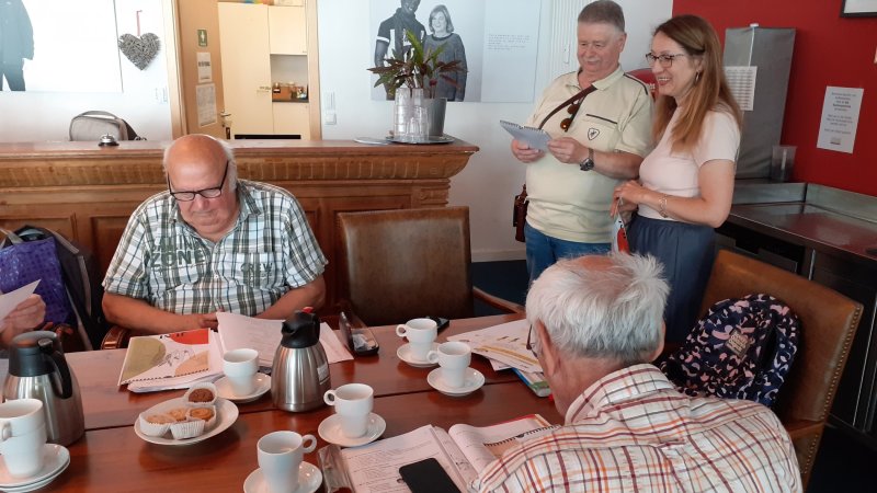 Motiv zum Thema: Ein schöner Moment im Ukraine-Sprachcafé Ü60 im Zentrum Bezirk I
