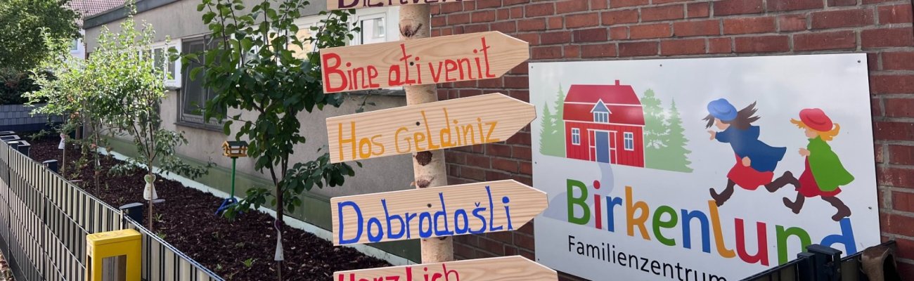 Außenansicht Eingang des Familienzentrums Birkenlund